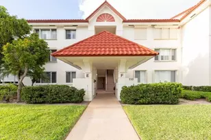 110 Half Moon Cir, Hypoluxo, FL 33462 - Photo 9