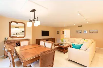 110 Half Moon Circle, Unit #E2, Hypoluxo, FL 33462 - Photo 11