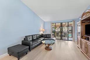 7465 N Glendevon Ln Unit, Delray Beach, FL 33446 - Photo 9