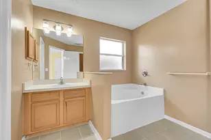 2518 SW Cooper Ln, Port Saint Lucie, FL 34984 - Photo 7