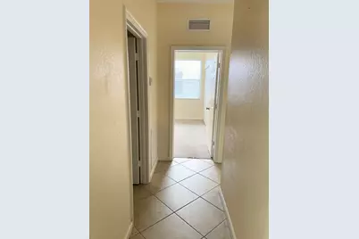 870 Gazetta Way, West Palm Beach, FL 33413 - Photo 9