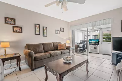 2822 Crosley Drive W, Unit #B, West Palm Beach, FL 33415 - Photo 5