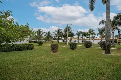 2822 Crosley Drive W, Unit #B, West Palm Beach, FL 33415 - Photo 27