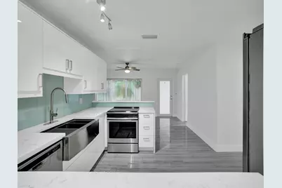 601 NE 59th Court, Oakland Park, FL 33334 - Photo 15