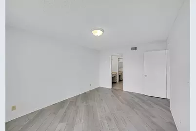 4725 Lucerne Lakes Boulevard E, Unit #411, Lake Worth, FL 33467 - Photo 19