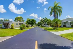 4345 Royal Manor Blvd, Boynton Beach, FL 33436 - Photo 5