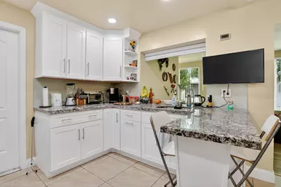 6945 NW 14th Street, Margate, FL 33063 - Photo 9