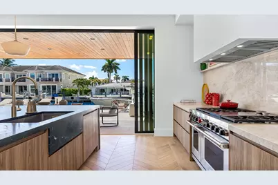 2900 NE 7th Drive, Boca Raton, FL 33431 - Photo 17