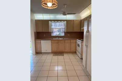 570 Laconia Circle, Lake Worth, FL 33467 - Photo 5