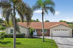 1413 Westchester Dr N, West Palm Beach, FL 33417 - Photo 1