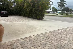 1257 SE Airoso Blvd, Port Saint Lucie, FL 34983 - Photo 5