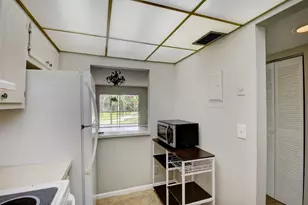 1638 Embassy Dr, West Palm Beach, FL 33401 - Photo 13