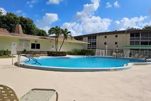 700 Village Green Ct, Palm Springs, FL 33461 - Photo 17