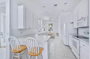 242 Poinciana Dr, Jupiter, FL 33458 - Photo 7