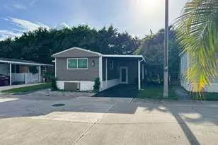 102 Plantation Blvd, Lake Worth, FL 33467 - Photo 1