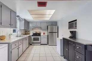 101 N Sequoia Dr, West Palm Beach, FL 33409 - Photo 13