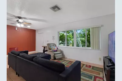 101 N Sequoia Drive, West Palm Beach, FL 33409 - Photo 7