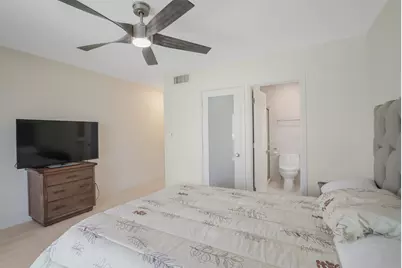 584 SE 20th Avenue, Unit #2, Deerfield Beach, FL 33441 - Photo 19