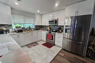 1434 SE Larkwood Cir, Port Saint Lucie, FL 34952 - Photo 11