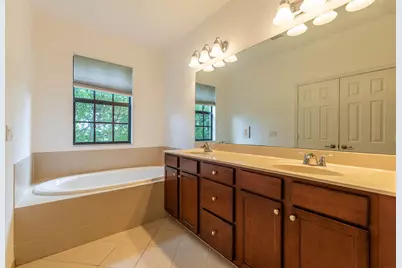 10283 Wellington Parc Drive, Wellington, FL 33449 - Photo 21
