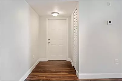 1610 N 42nd Circle, Unit #207, Vero Beach, FL 32967 - Photo 5