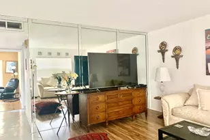 441 Burgundy J, Delray Beach, FL 33484 - Photo 5