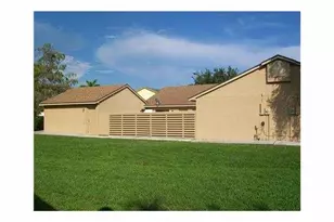 13632 Yarmouth Ct, Wellington, FL 33414 - Photo 3