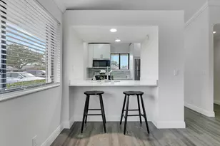 828 Club Dr, Palm Beach Gardens, FL 33418 - Photo 3