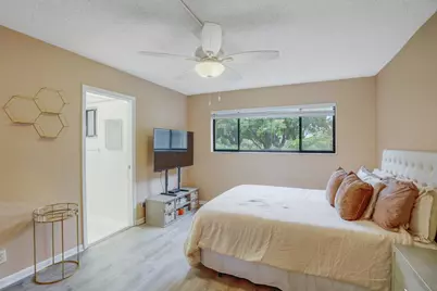 5190 Las Verdes Circle, Unit #214, Delray Beach, FL 33484 - Photo 15