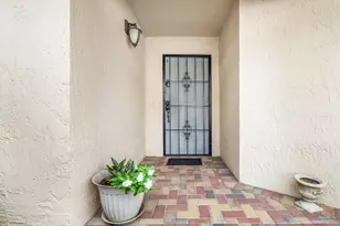 6100 Manchester Ln, Davie, FL 33331 - Photo 5