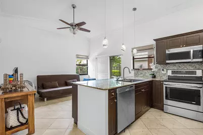 6100 Manchester Lane, Davie, FL 33331 - Photo 11