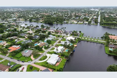 1401 Alpha Court N, Lake Clarke Shores, FL 33406 - Photo 21