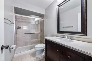 406 Club Dr, Palm Beach Gardens, FL 33418 - Photo 5