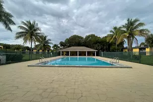 1215 Meadows Cir, Boynton Beach, FL 33436 - Photo 13