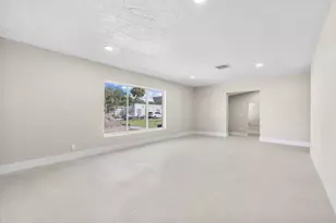 1915 S 33rd St, Fort Pierce, FL 34947 - Photo 9