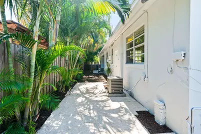 137 Hawthorne Drive, Lake Park, FL 33403 - Photo 25