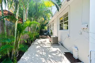 137 Hawthorne Dr, Lake Park, FL 33403 - Photo 25