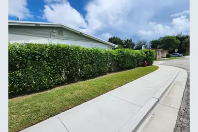 664 W 2nd Street, Riviera Beach, FL 33404 - Photo 11