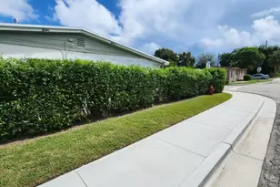 664 W 2nd St, Riviera Beach, FL 33404 - Photo 11