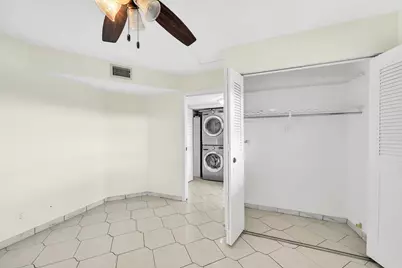 3524 Via Poinciana, Unit #604, Lake Worth, FL 33467 - Photo 9