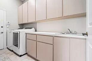 960 Bear Island Cir, West Palm Beach, FL 33409 - Photo 27