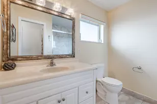 2555 Dudley Dr W, West Palm Beach, FL 33415 - Photo 17