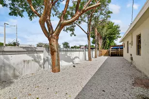 2747 Summit Blvd, West Palm Beach, FL 33406 - Photo 23