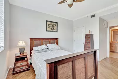 2060 Greenview Shores Boulevard, Unit #304, Wellington, FL 33414 - Photo 21