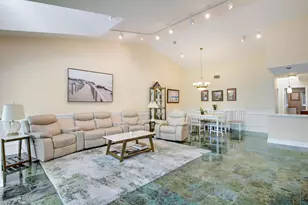 6827 Fountains Cir, Lake Worth, FL 33467 - Photo 13