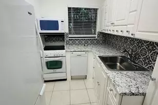 555 Banyan Tree Ln, Delray Beach, FL 33483 - Photo 3