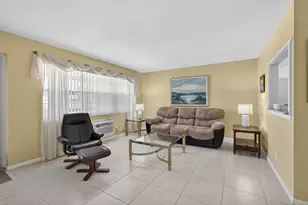 414 Windsor R, West Palm Beach, FL 33417 - Photo 3