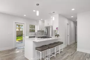 702 S 12th St, Lantana, FL 33462 - Photo 3