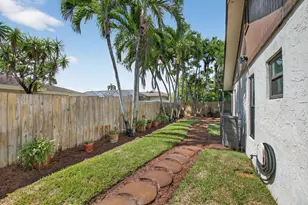 17705 Maplewood Dr, Boca Raton, FL 33487 - Photo 5
