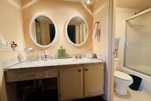 308 Wellington D, West Palm Beach, FL 33417 - Photo 9